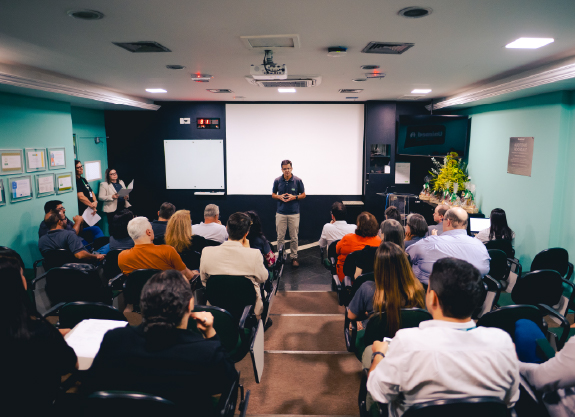 Unimed JF - Unimed Juiz de Fora empossa novos membros dos Conselhos Fiscal e T�cnico Disciplinar 